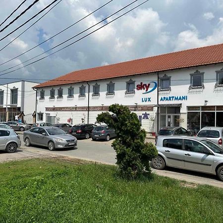 Airport Sky Apartments Lux Beograd Bagian luar foto
