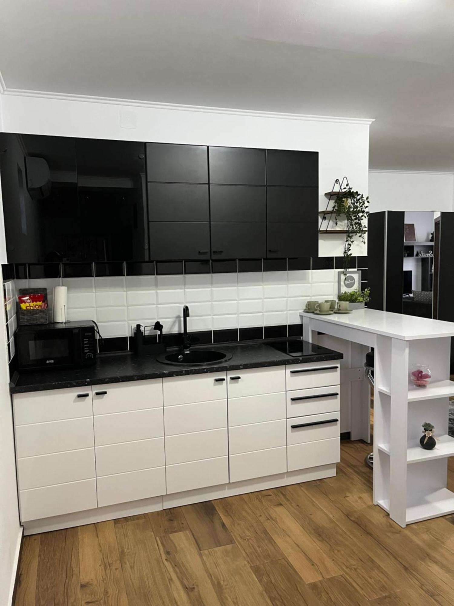 Airport Sky Apartments Lux Beograd Bagian luar foto