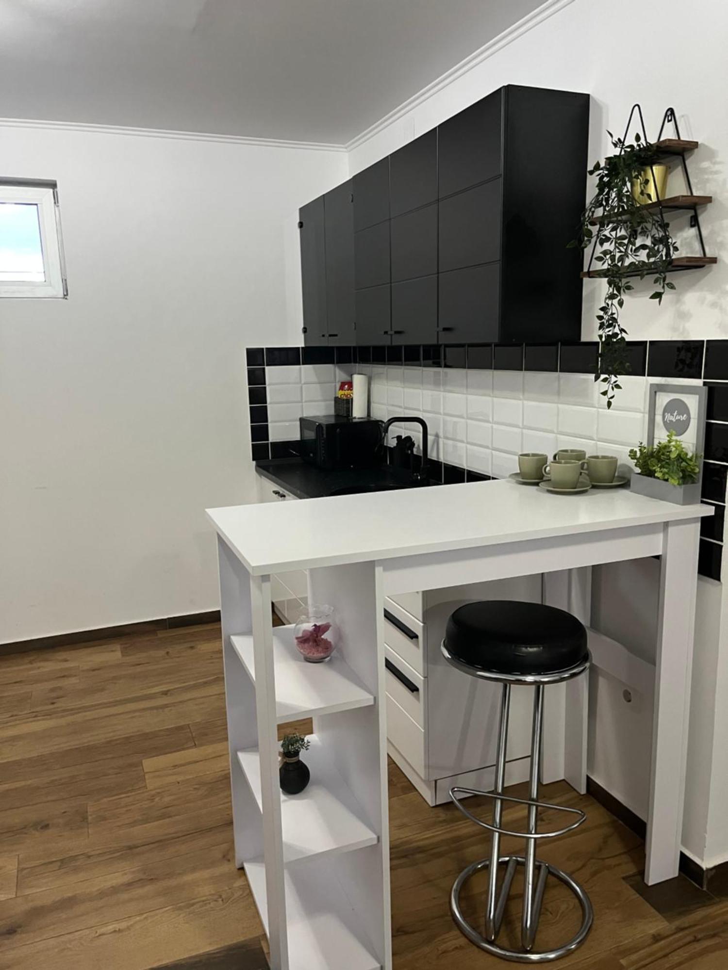 Airport Sky Apartments Lux Beograd Bagian luar foto