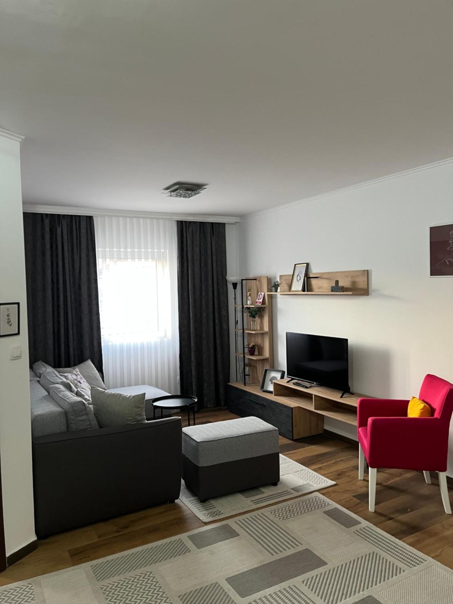 Airport Sky Apartments Lux Beograd Bagian luar foto