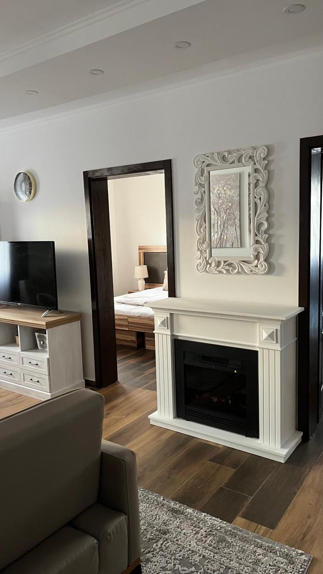 Airport Sky Apartments Lux Beograd Bagian luar foto