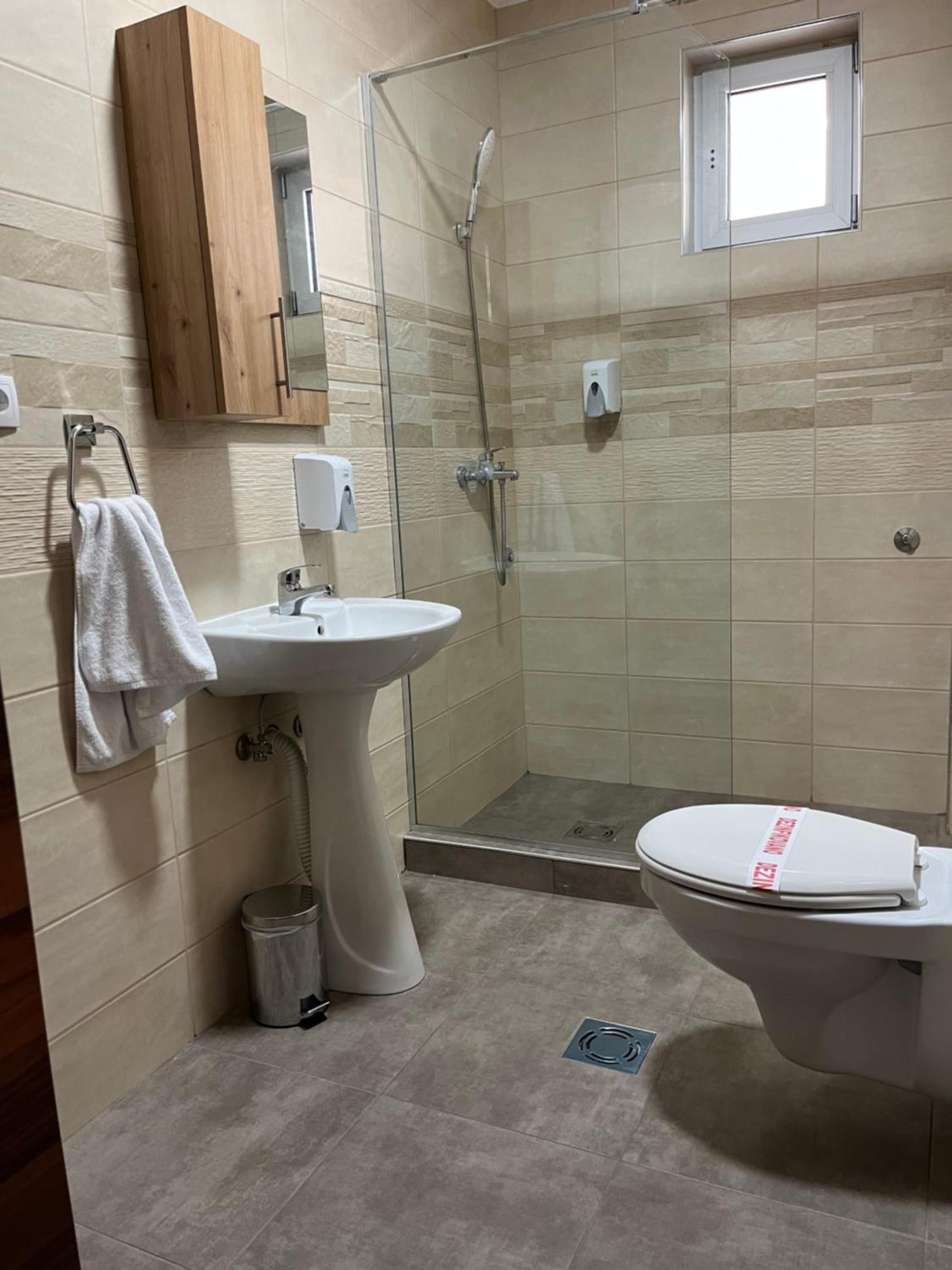 Airport Sky Apartments Lux Beograd Bagian luar foto