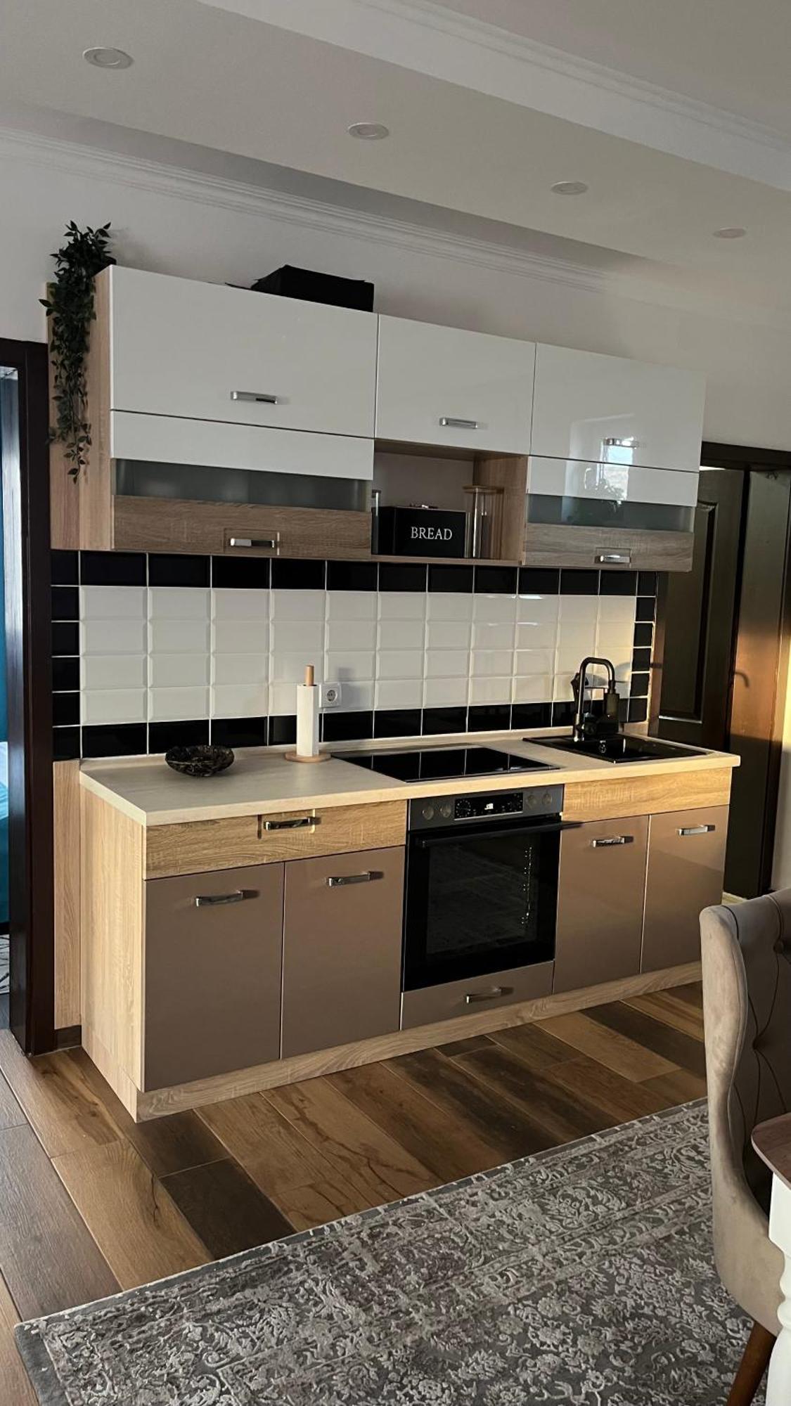 Airport Sky Apartments Lux Beograd Bagian luar foto